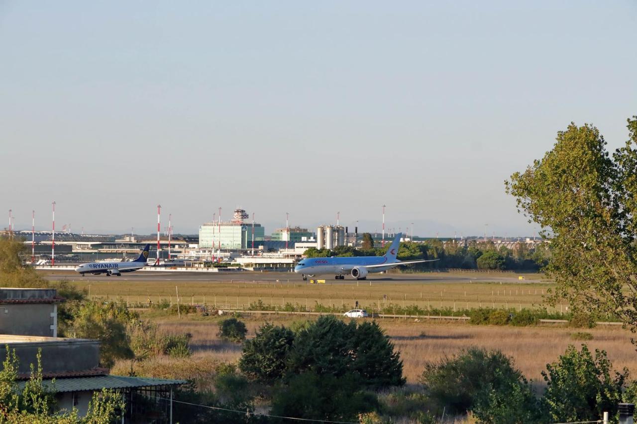 Bilocale Con Vista Sull'Aeroporto - Comodo Per Il Viaggio Ф'юмічіно Екстер'єр фото